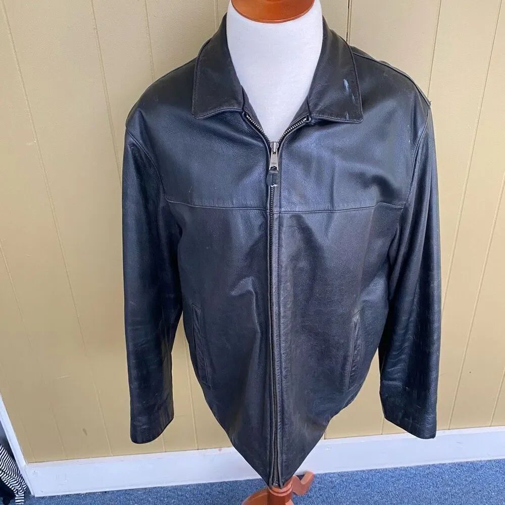 Docker’s men XL zip up fully lined 100% leather coat w/collar black